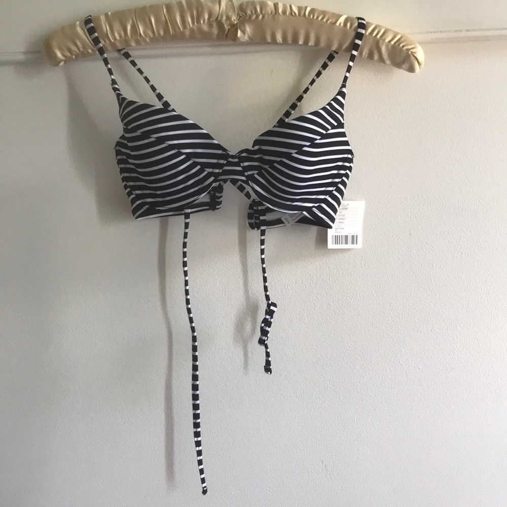 NWT UO Black white bikini top XS